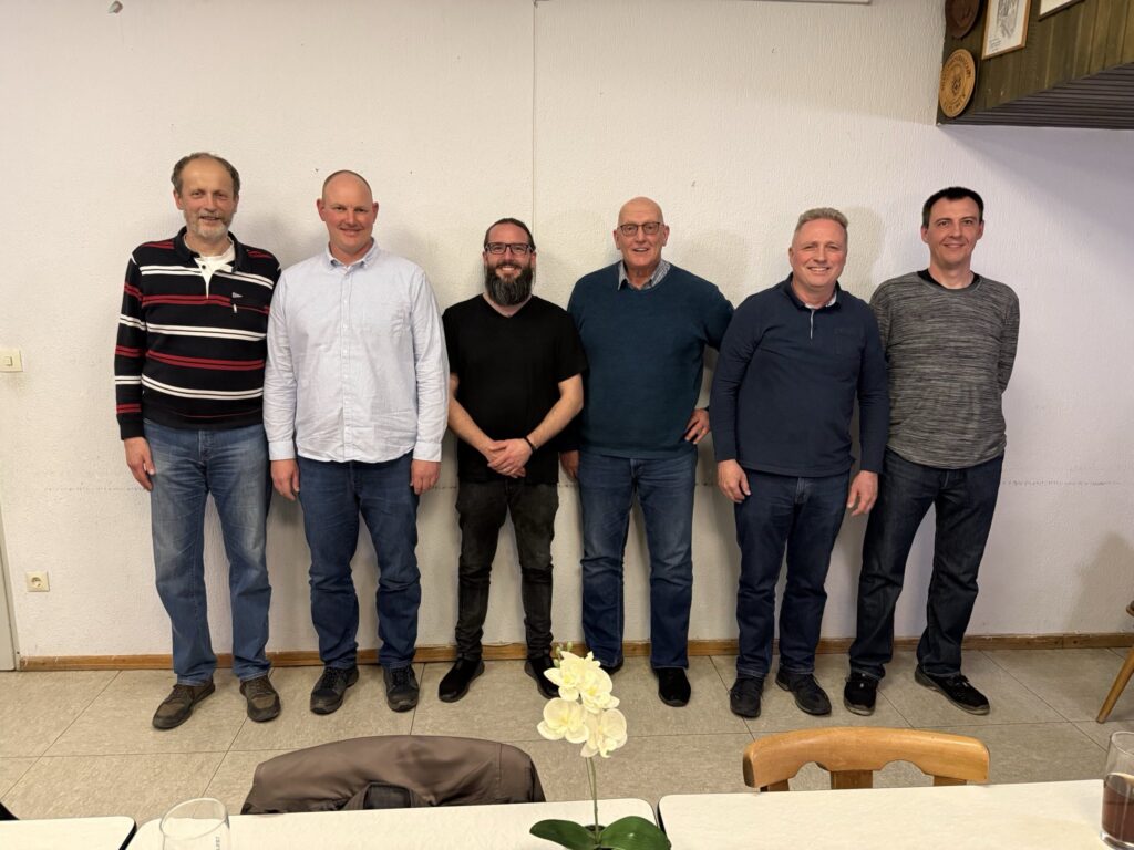 Der neue Vorstand als Gruppenfoto: Detlev Ulsamer, Alexander Reinbarth, Steffen Huppmann, Siegbert Kurbel, Volker Haas, Ralph Schragner